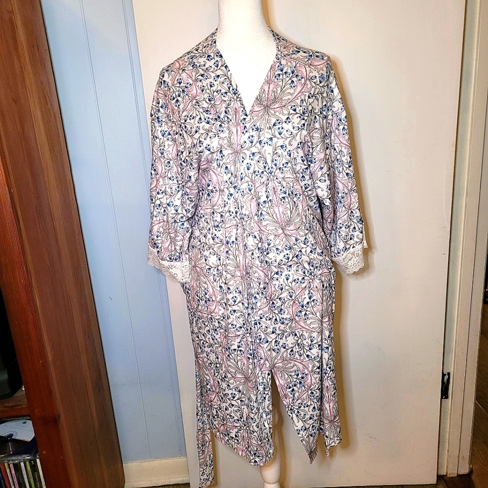 Floral Garden Robe - Picture 1 of 6
